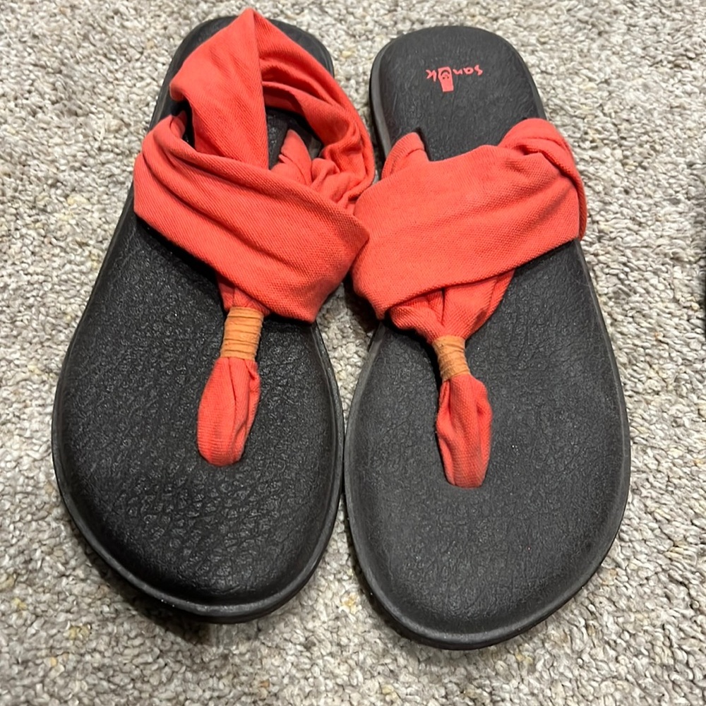 Sanuk yoga sling